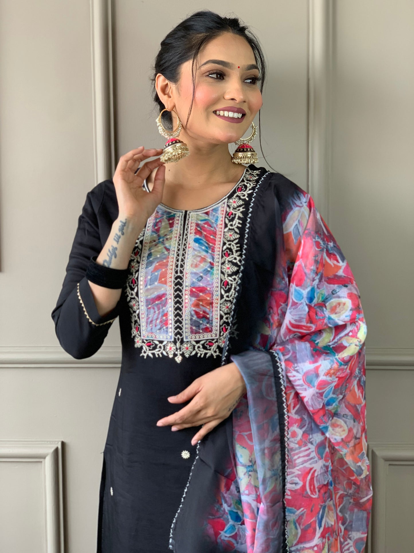 Black Rayon Slub Embroidered Straight Kurta With Rayon Slub Pant And Organza Printed Dupatta Sets Set for Women