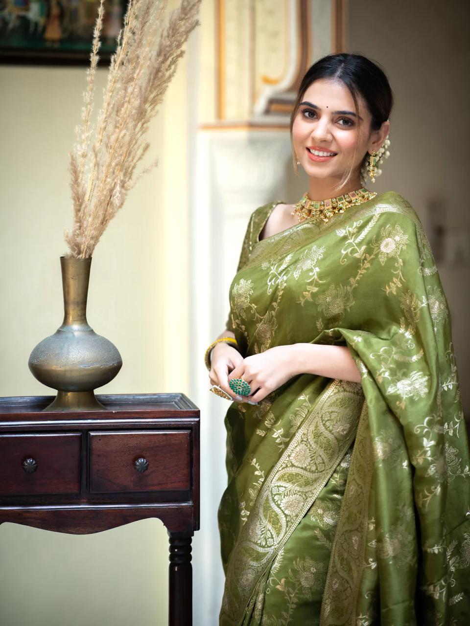 Mehandi Silk Saree With Unstitched Brocade Heavy Work Blouse