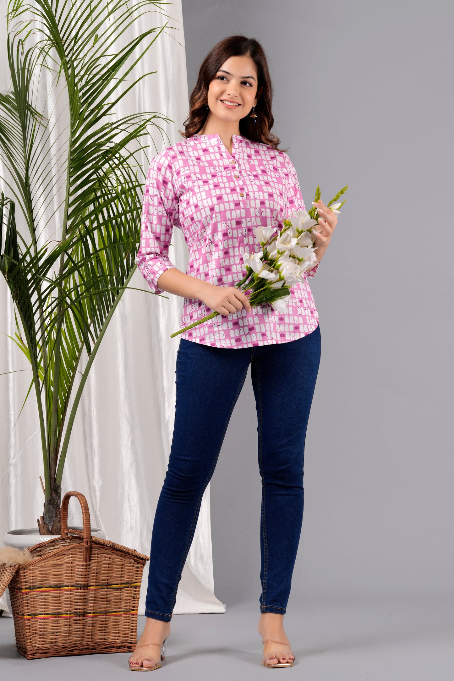 Zesty Geometrical Printed 3/4 Sleeve Ladies Cotton Pink Top for Women