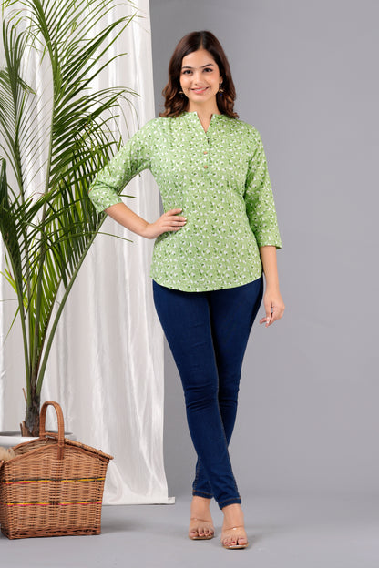 Zesty Geometrical Printed 3/4 Sleeve Ladies Cotton Green Top for Women